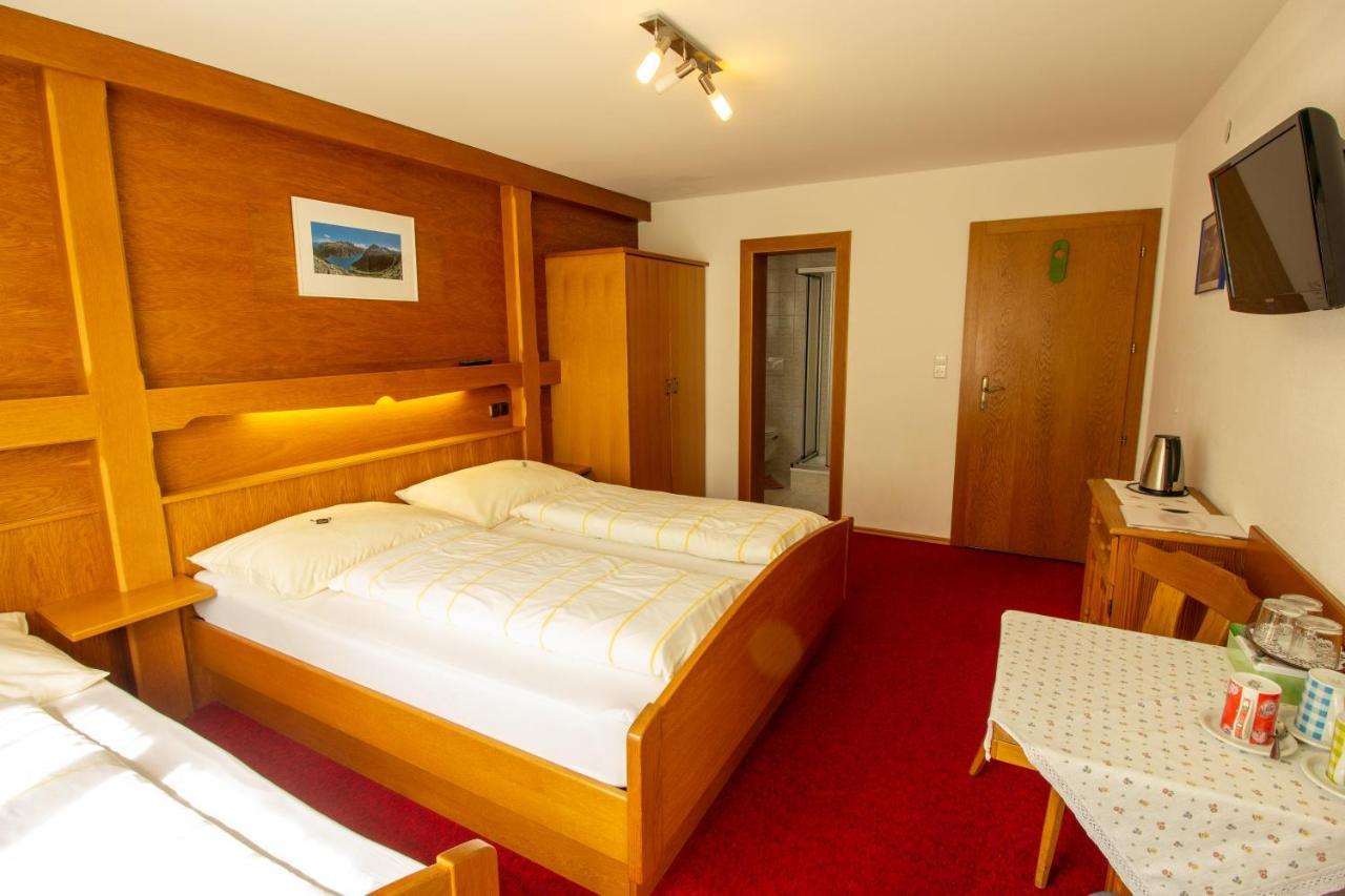 マイヤーホーフェン Haus Josef Bed & Breakfast エクステリア 写真