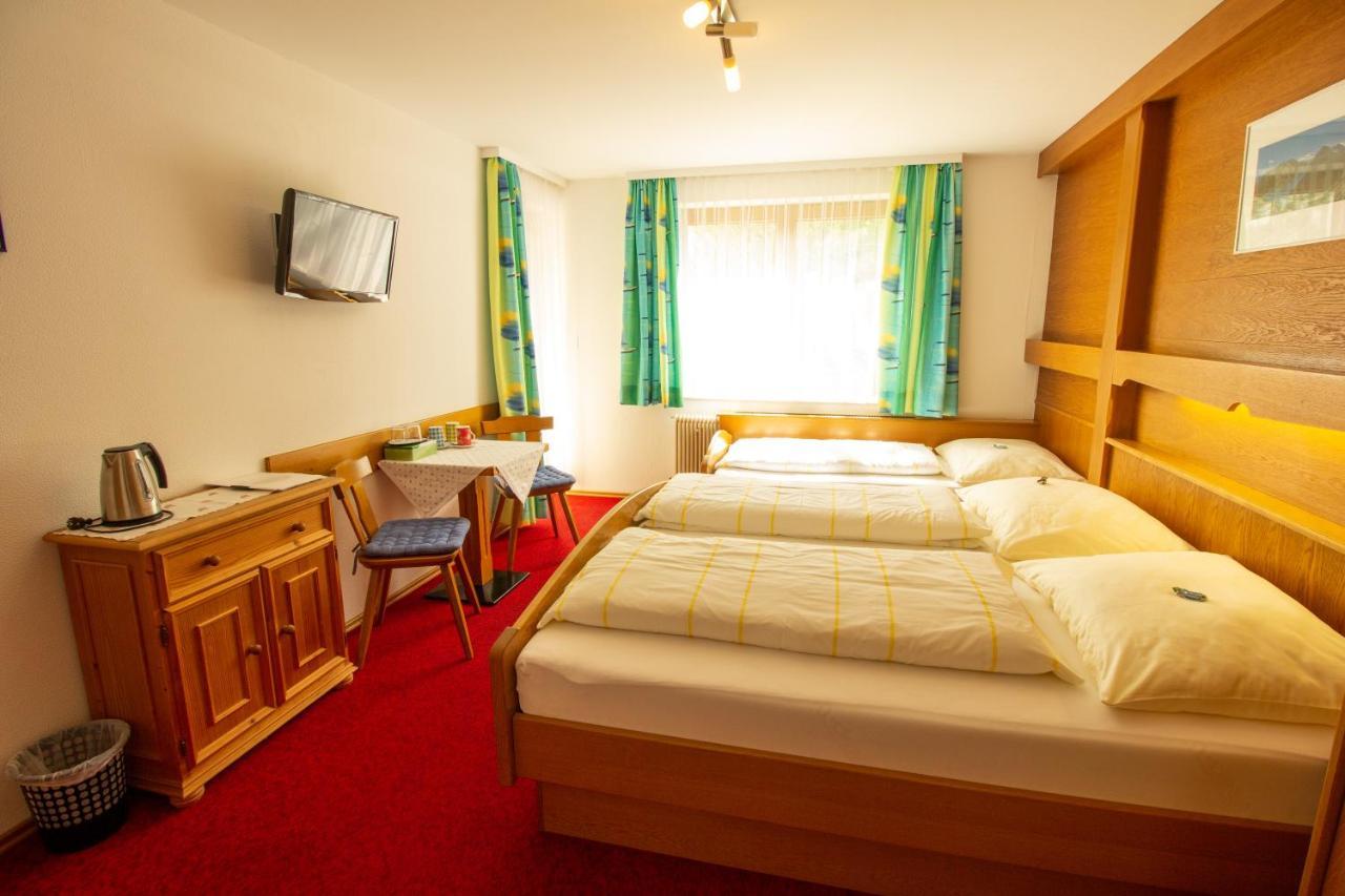 マイヤーホーフェン Haus Josef Bed & Breakfast エクステリア 写真