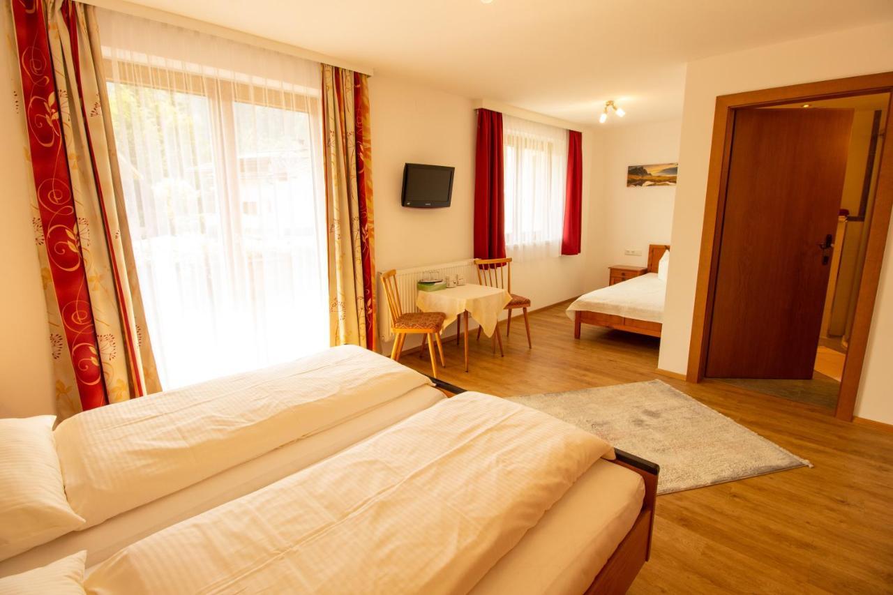 マイヤーホーフェン Haus Josef Bed & Breakfast エクステリア 写真