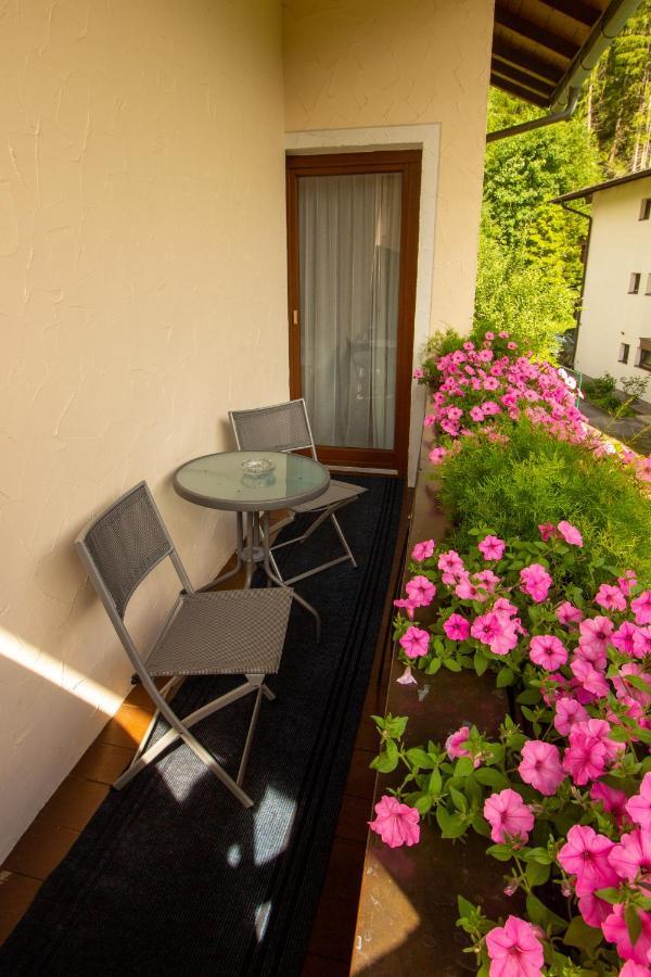 マイヤーホーフェン Haus Josef Bed & Breakfast エクステリア 写真