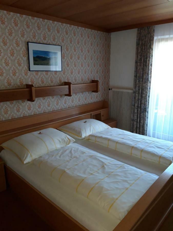 マイヤーホーフェン Haus Josef Bed & Breakfast エクステリア 写真